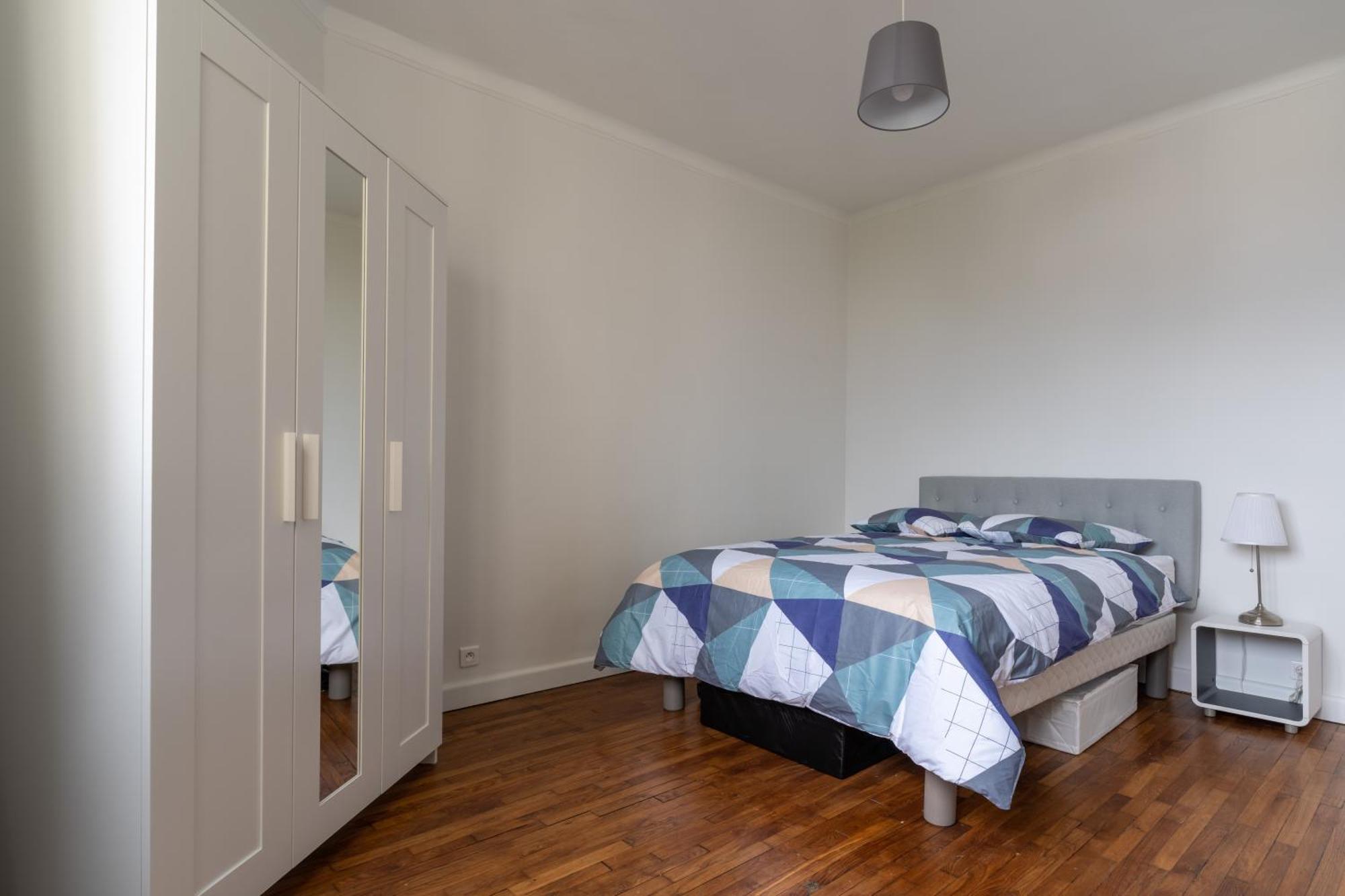 Charmant 2 Pieces Pour 4 Personnes A Courbevoie Daire Dış mekan fotoğraf