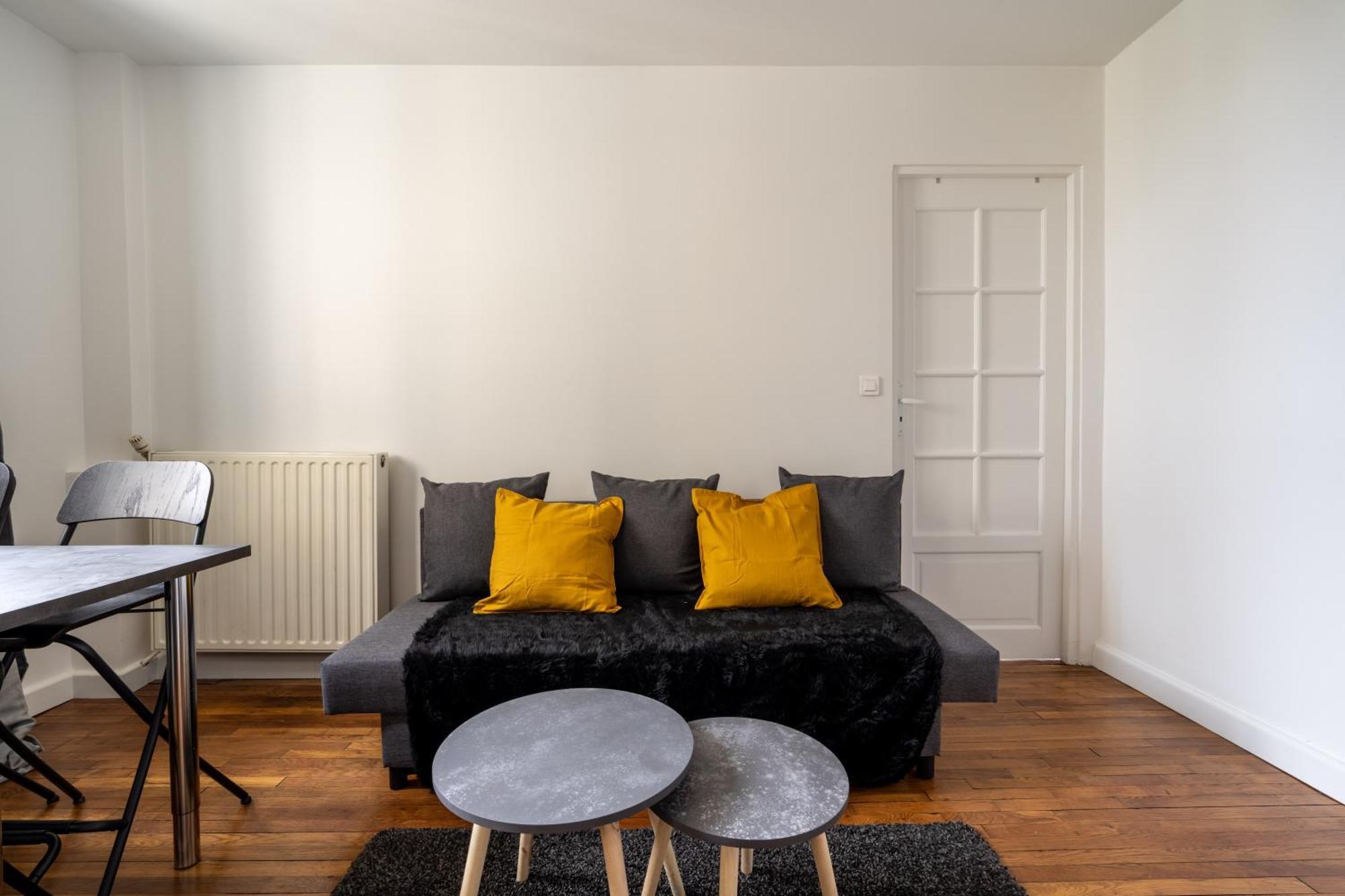 Charmant 2 Pieces Pour 4 Personnes A Courbevoie Daire Dış mekan fotoğraf